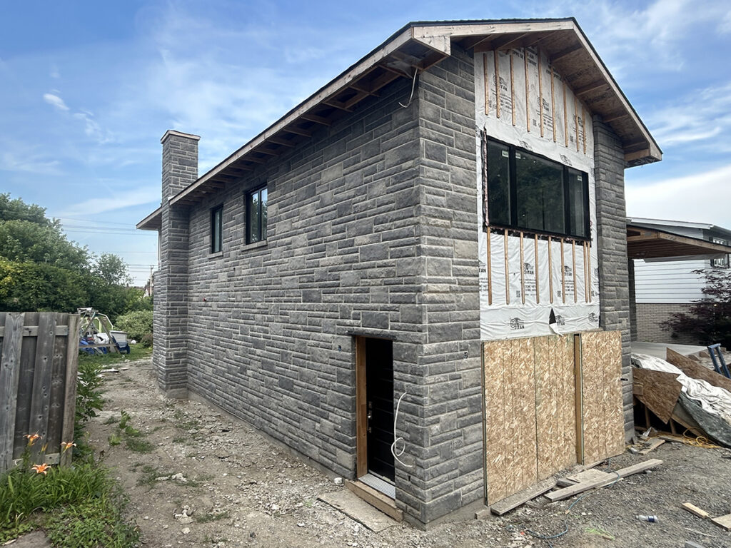 rénovation maison briques pierres